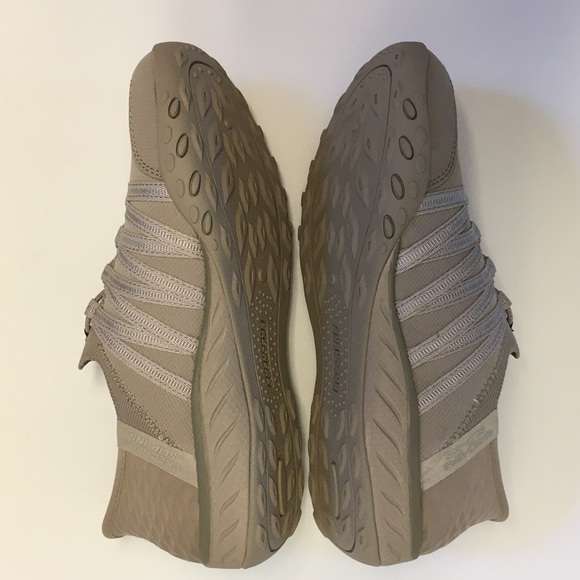 NWOT Skechers Woman's Sneakers Breathe Easy - Hands Free Slip-Ins Sz 7 Taupe - Picture 12 of 16